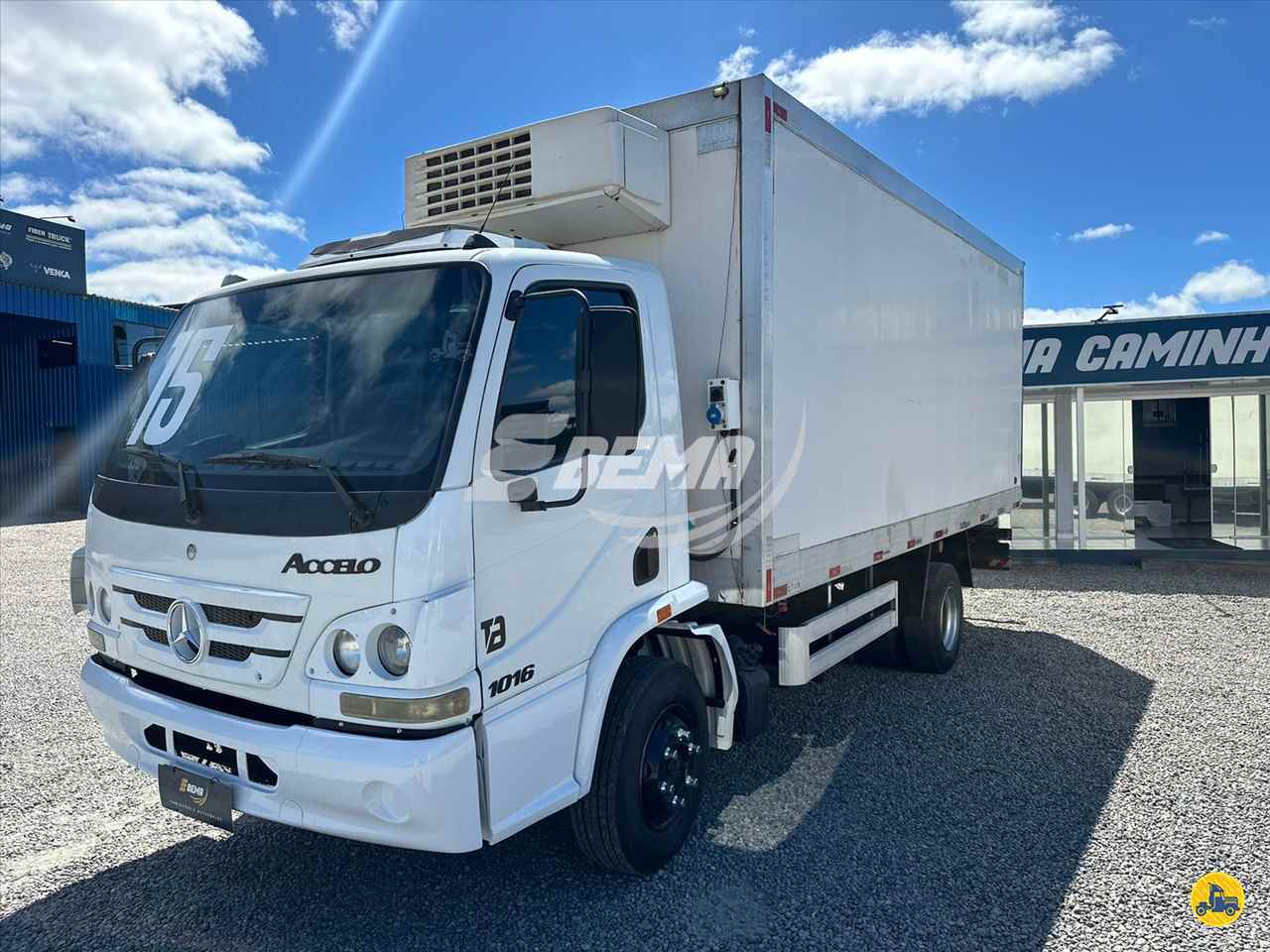 CAMINHAO MERCEDES-BENZ MB 1016 Baú Frigorífico Toco 4x2 Ebema Caminhões SAO JOSE DOS PINHAIS PARANÁ PR